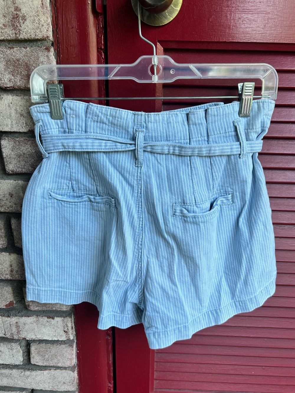 American Eagle High-Waist Paperbag Tie-Belt Mom Shorts Size 4 - Picture 2 of 8